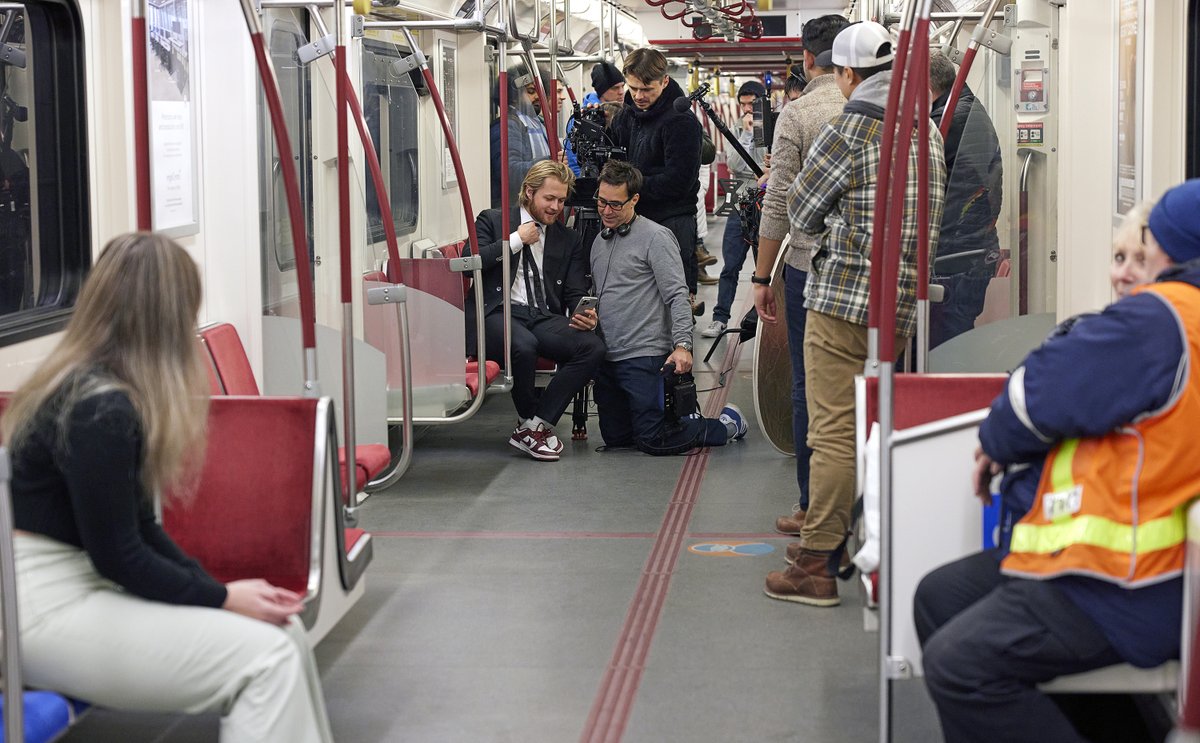 adam_la2karis's tweet photo. A couple behind-the scenes shots of William Nylander in his new TTC commercial with Rogers, which debuts during #Leafs-#Penguins tomorrow during HNIC.

(📸:Robert Caruso, Rogers Communications) https://t.co/CiT6PdPLrU