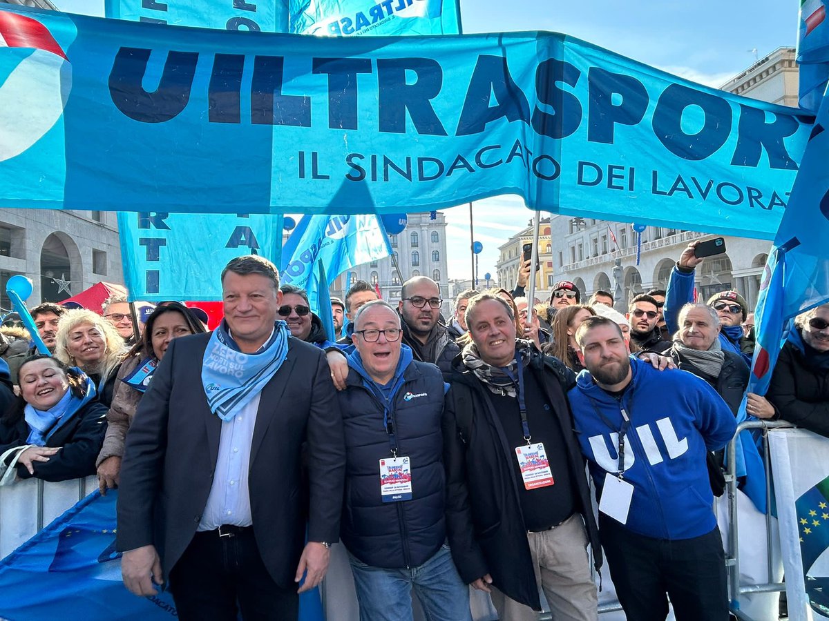 Altra grande giornata di mobilitazione, una piazza colorata che chiede attenzione per lavoratori e pensionati, che chiede + giustizia sociale e equità, che chiede un Paese migliore!
<a href="/UilMilanoLombar/">Uil Milano Lombardia</a> <a href="/UILofficial/">Uil Nazionale</a> <a href="/Uiltrasporti_N/">UILTRASPORTI</a> <a href="/PpBombardieri/">Pierpaolo Bombardieri</a> <a href="/VincenzoCesare2/">Vincenzo Cesare</a> #AdessoBasta