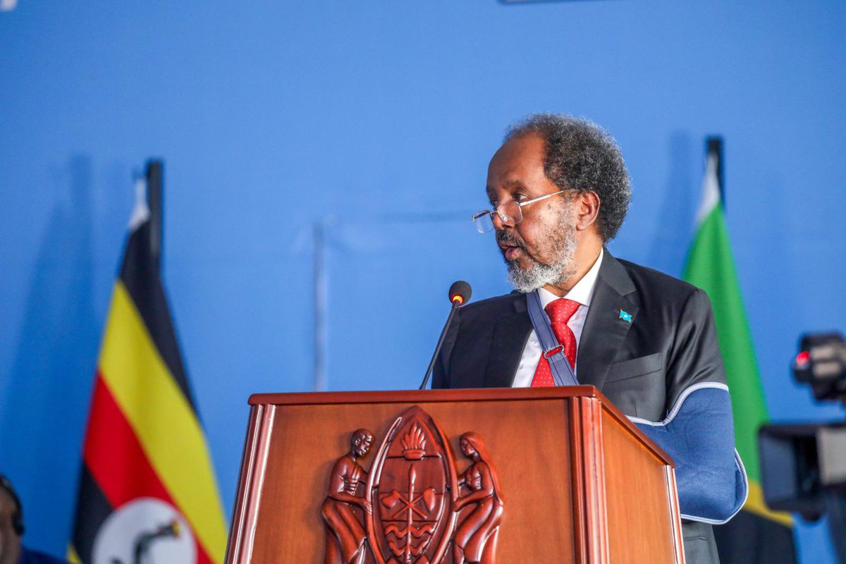 HassanSMohamud's tweet image. Honored to address the 23rd Ordinary Summit of the East African Community as #Somalia proudly joins this esteemed family of nations. Our commitment to regional unity, shared growth &amp;amp; prosperity marks a new chapter in our history. Grateful for the support of all EAC member states.