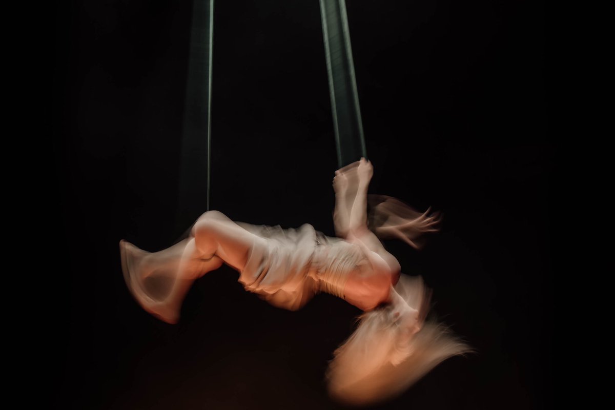 periodistes_cat's tweet photo. 🏆📷 La imatge guanyadora de la categoria Fotoperiodisme (3.000
€) és “Fluint amb el Trapezi”, de @amiplim, publicada a @TGNdigital.
➡️ Finalistes: “Fragments”, d’Alba Rodríguez, publicada a @tgnajuntament i “Sense llar”, de @davidoliete, a @fetatarragona
#PremiMañéiFlaquer https://t.co/9IBfiSG20u