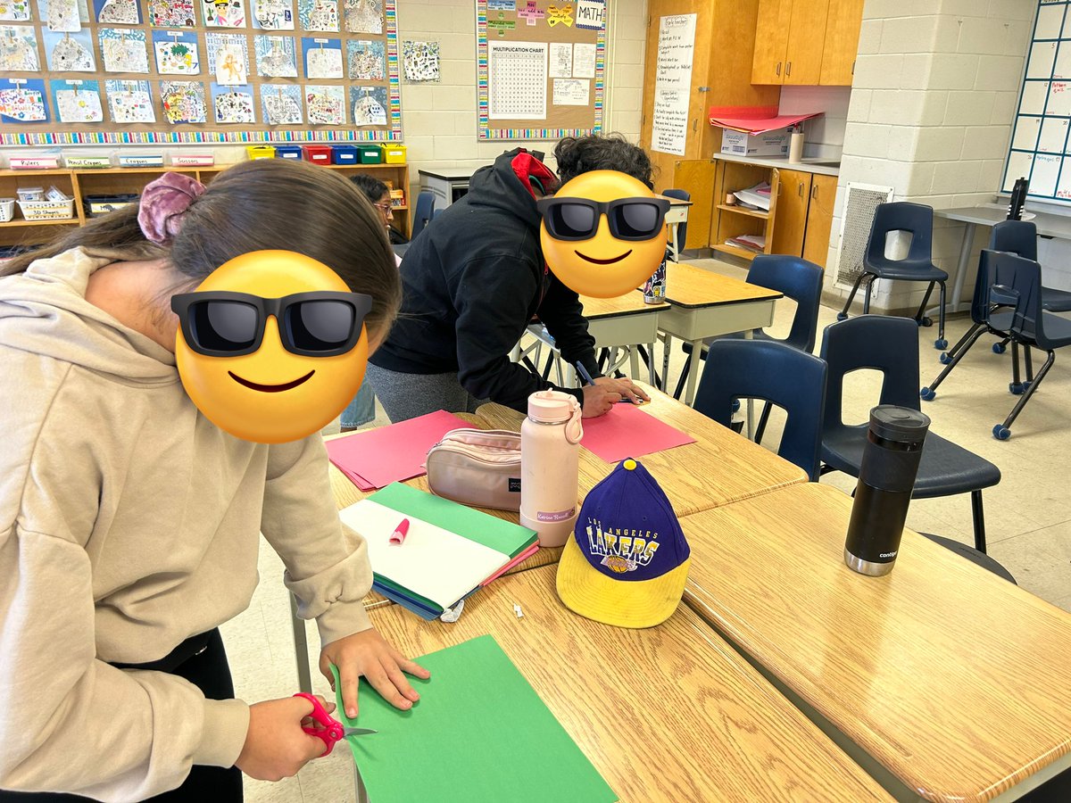 MsBowyersClass's tweet photo. Today we had our first meeting of our door decorating committee! Our school is having a door decorating competition and some my students came together so well to plan out and create jobs for how we are going to decorate our door! Can’t wait to see the final product! @GlenDhuPS https://t.co/6FVOCVvoHf