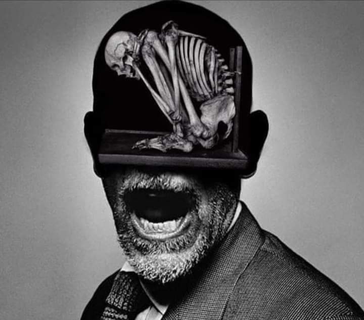 يمزقني الصمت وصراخي لايسمعه أحد...