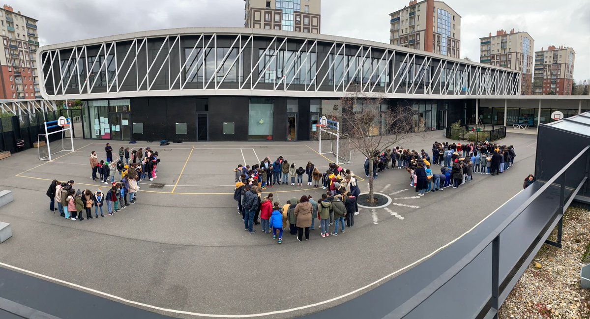 École Élementaire Charles de Gaulle A tweet media