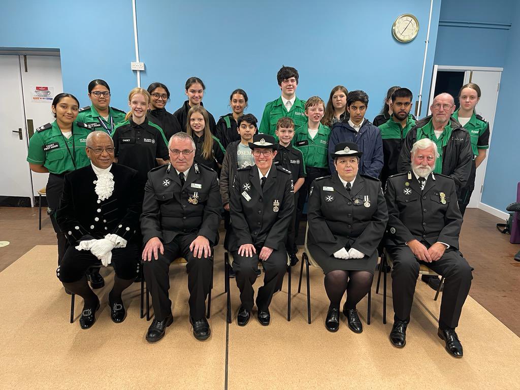 TracyGinger0372's tweet photo. @BucklandsEndASU amazing award evening with our cadets receiving their certificates and stage awards https://t.co/ivKLJpmlkL