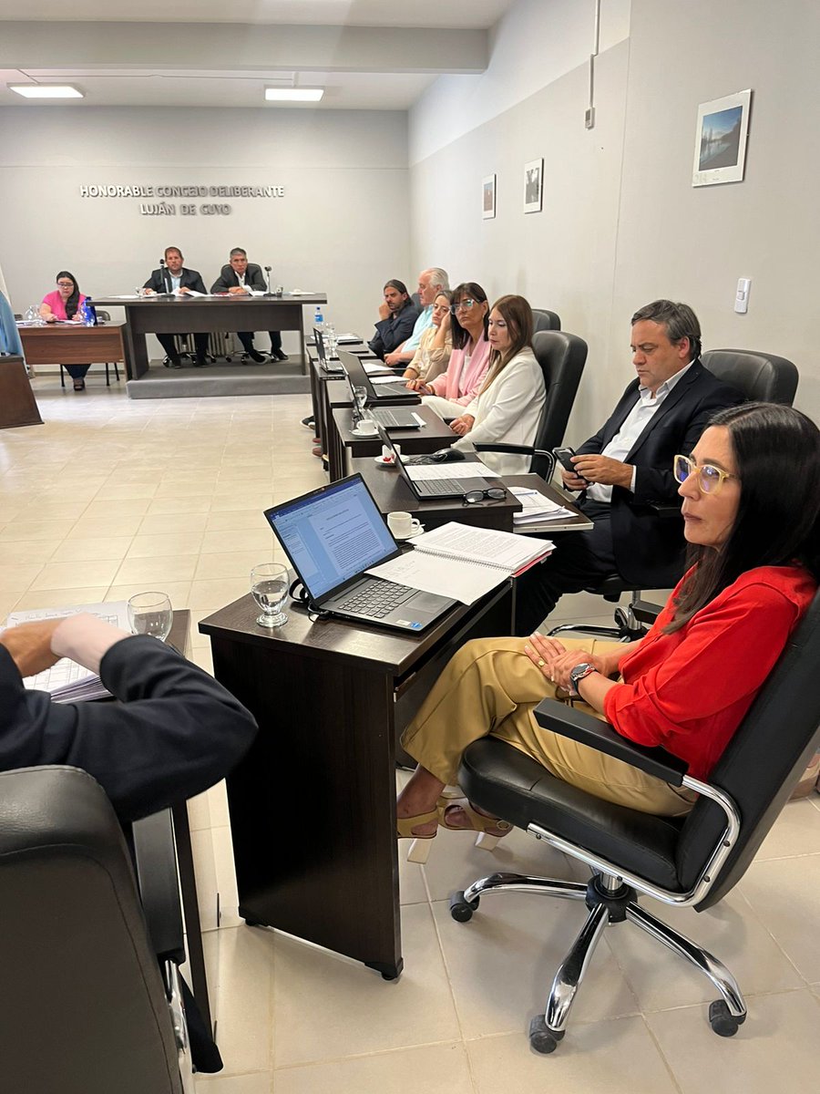 CeciPaezOK's tweet photo. Hoy fue mi última sesión en el @hcdlujandecuyo 🏛️👇 https://t.co/RhQ611xDXk
