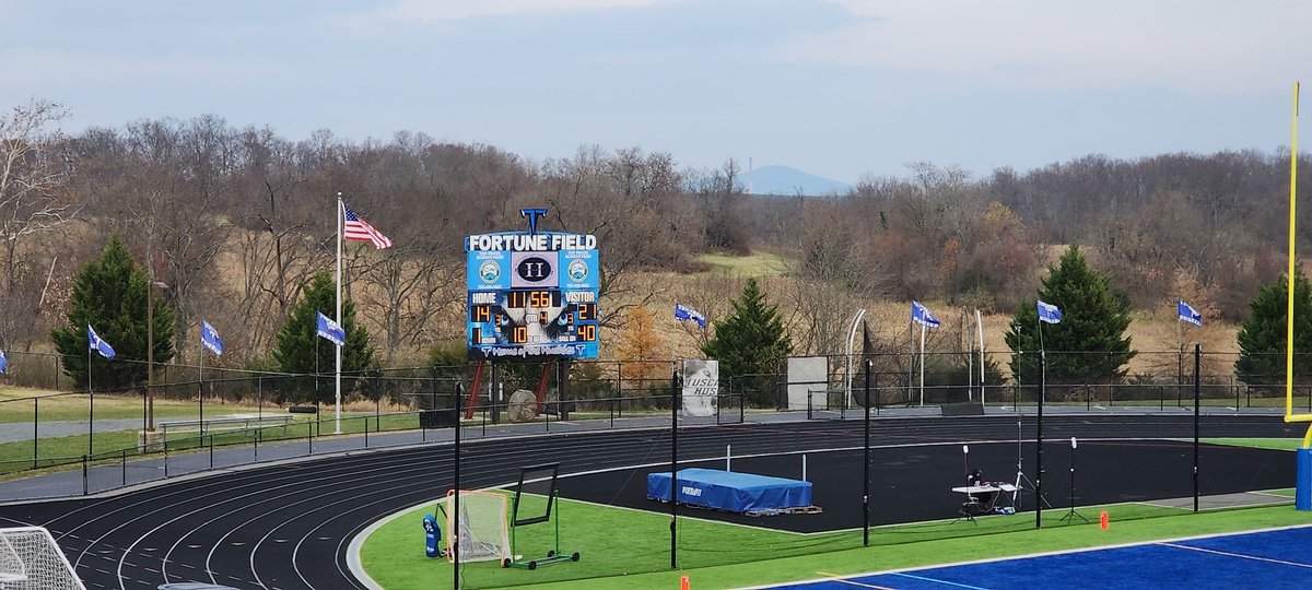 <a href="/jakemosk7/">Jake Moskowitz</a> scores to put <a href="/ChampeKnightsFB/">Champe Football</a> up on <a href="/TuscaroraFB/">Tuscarora Football, Leesburg, VA</a> 21-7 start of 4th qtr

<a href="/StoneBridgeFB/">SB Bulldog Football</a> up 22-6 over <a href="/BWHSFootball/">Briar Woods HS Football</a> later on 4th qtr