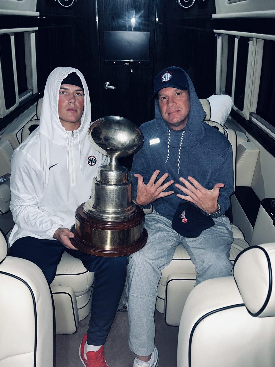 The Egg 🥚
<a href="/Lane_Kiffin/">Lane Kiffin</a>
