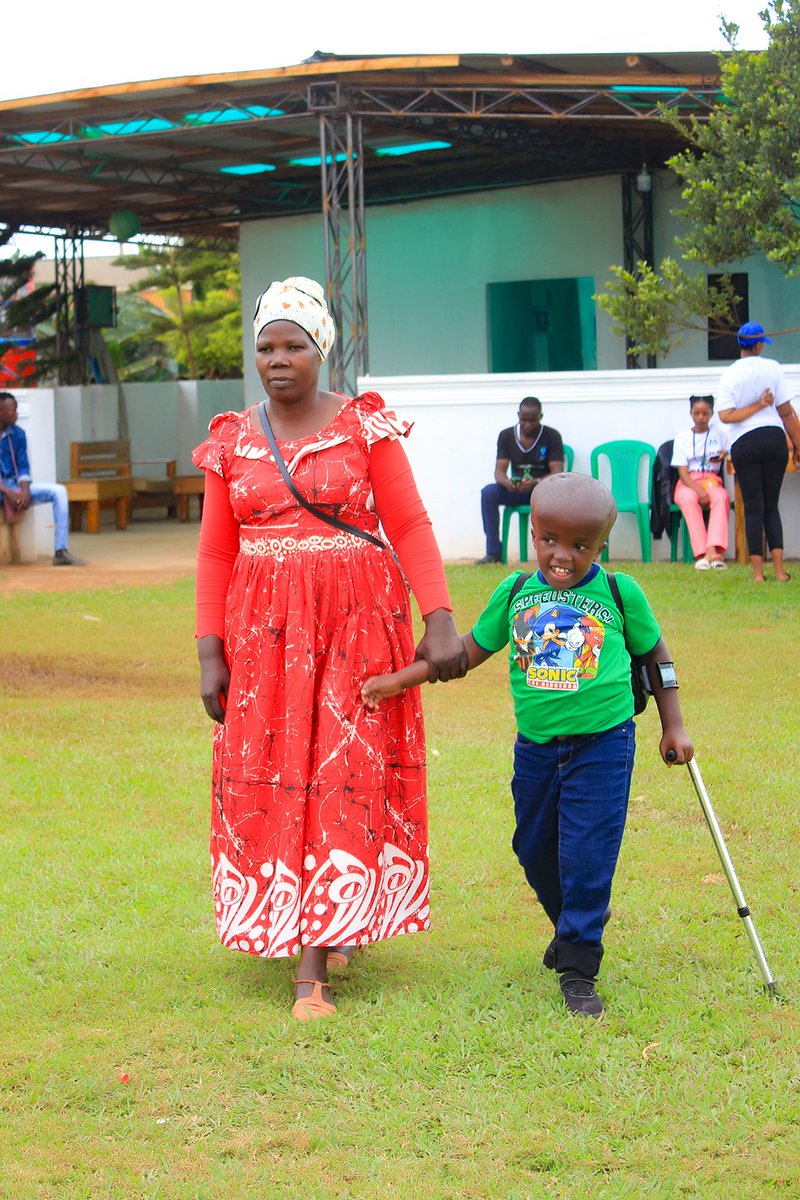 How does a child with hydrocephalus behave?
Hydrocephalus may affect learning and behaviour. Hydrocephalus can affect children's concentration, working memory, understanding of language and their processing of information. All of these, can have an impact on behaviour.