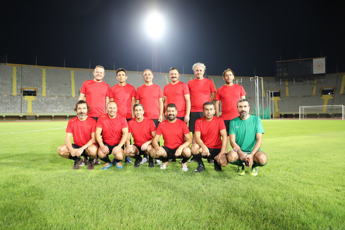 izmir_ilmem's tweet photo. İl Milli Eğitim Müdürümüz Dr. Ömer Yahşi ve Gençlik Spor İl Müdürü Murat Eskici'nin  katılımlarıyla 24 Kasım  Öğretmenler Günü’ne özel futbol müsabakası düzenlendi.
@tcmeb @Yusuf__Tekin @yahsiomer @GSB_izmir @MuratEskici38 https://t.co/gtOqXJp50S