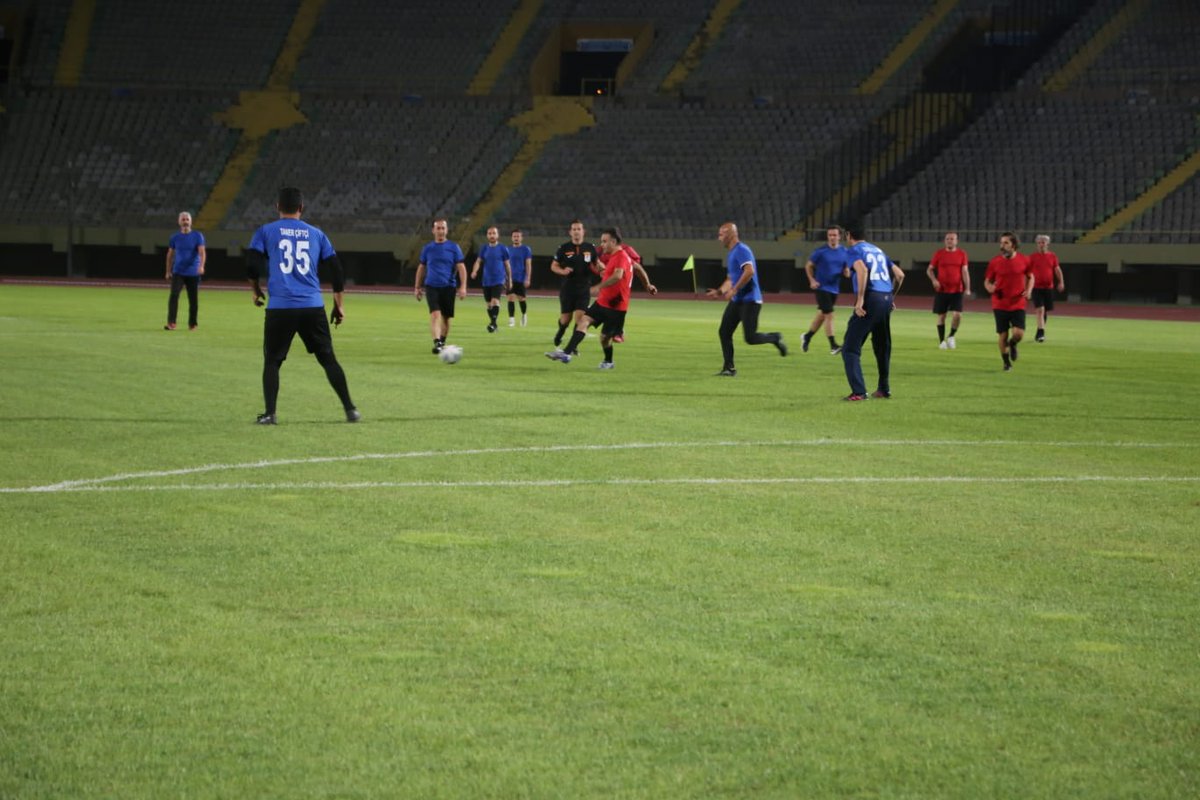 İl Milli Eğitim Müdürümüz Dr. Ömer Yahşi ve Gençlik Spor İl Müdürü Murat Eskici'nin  katılımlarıyla 24 Kasım  Öğretmenler Günü’ne özel futbol müsabakası düzenlendi.
<a href="/tcmeb/">Millî Eğitim Bakanlığı</a> <a href="/Yusuf__Tekin/">Yusuf Tekin</a> <a href="/yahsiomer/">Dr. Ömer YAHŞİ</a> <a href="/GSB_izmir/">İzmir Gençlik ve Spor İl Müdürlüğü</a> <a href="/MuratEskici38/">Murat ESKİCİ</a>