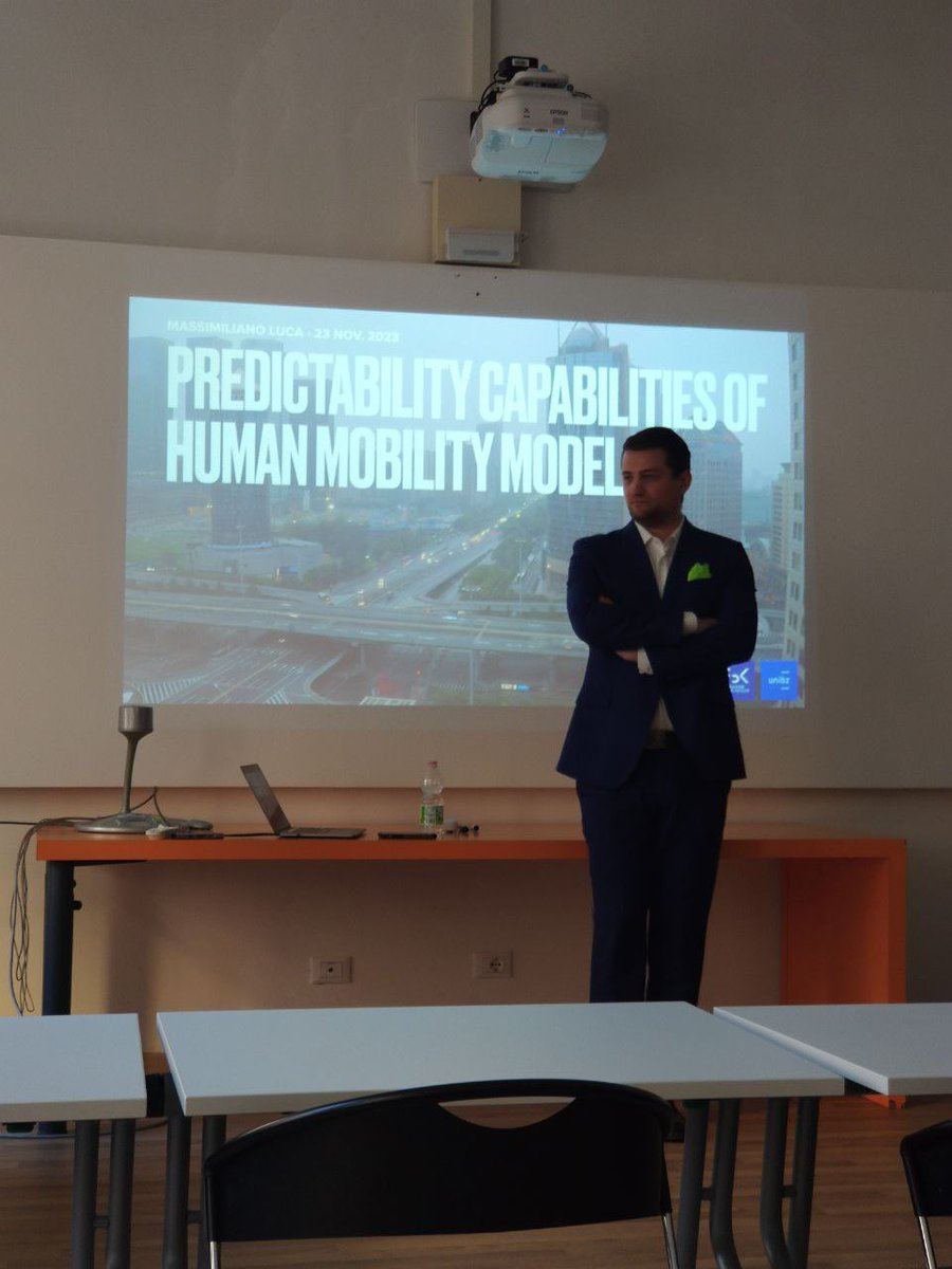 Yesterday I defended my Ph.D. at @eng_unibz / @FBK_research I want to thank my advisor @brulepri , colleagues, friends and family for their support. A huge thanks goes to the committee members and reviewers @oswald_lanz @ric_dicle @estebanmoro @Fede_Botta and JJ Ramasco