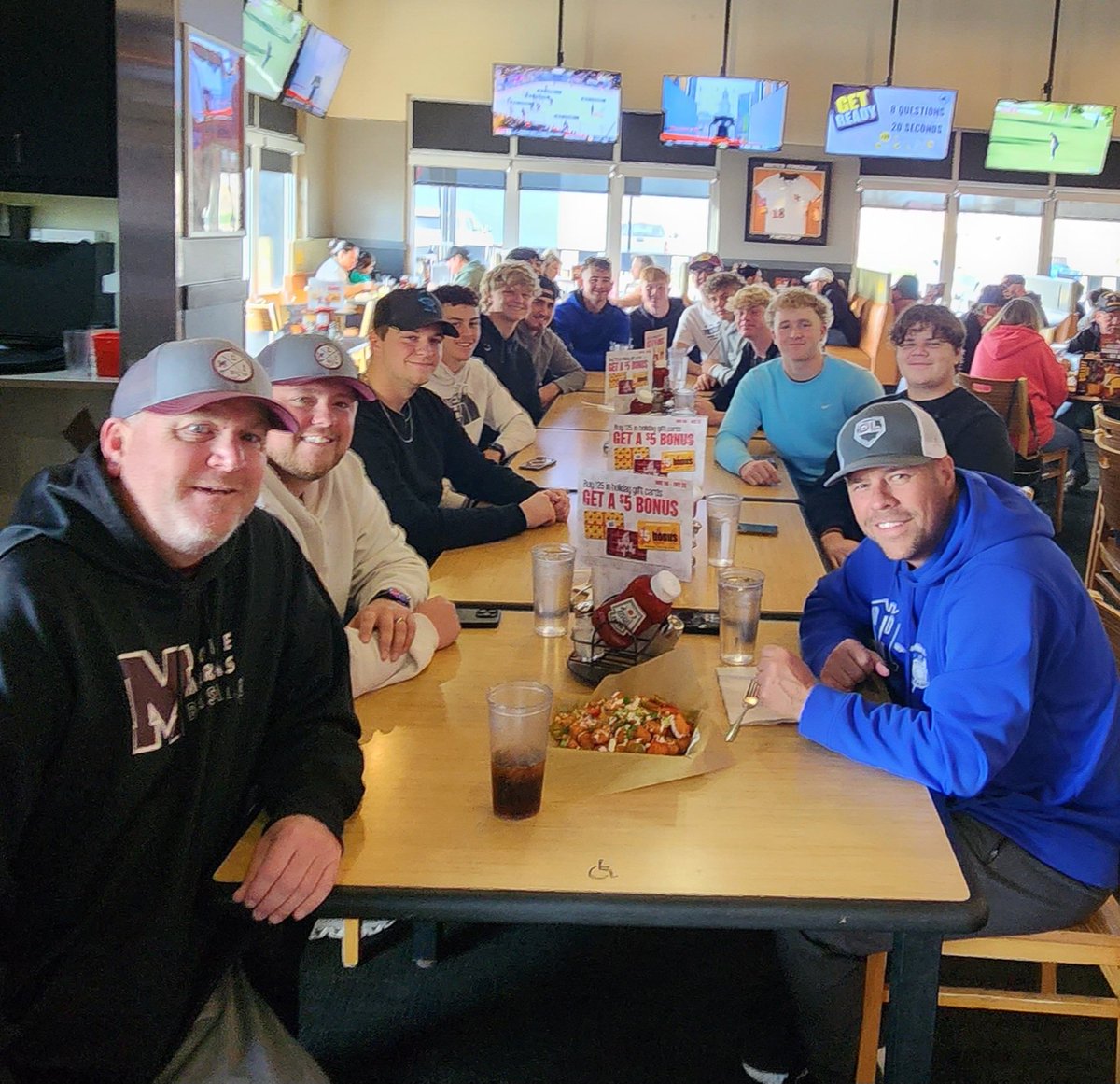 molinebaseball's tweet photo. Great to catch up with some the guys who have been away at school!!!  Great group of young men!!!   #family #tradition https://t.co/TrdNB9WaA1