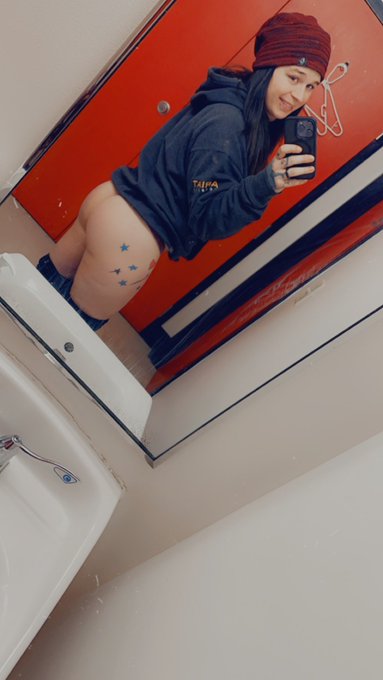 I don&rsquo;t understand how I have over 7k followers and my cashapp balance is zero.🤔🤔 it&rsquo;s kinda heartbreaking<a href="/tag/newprofilepic"class="tags"><span>#newprofilepic</span></a>