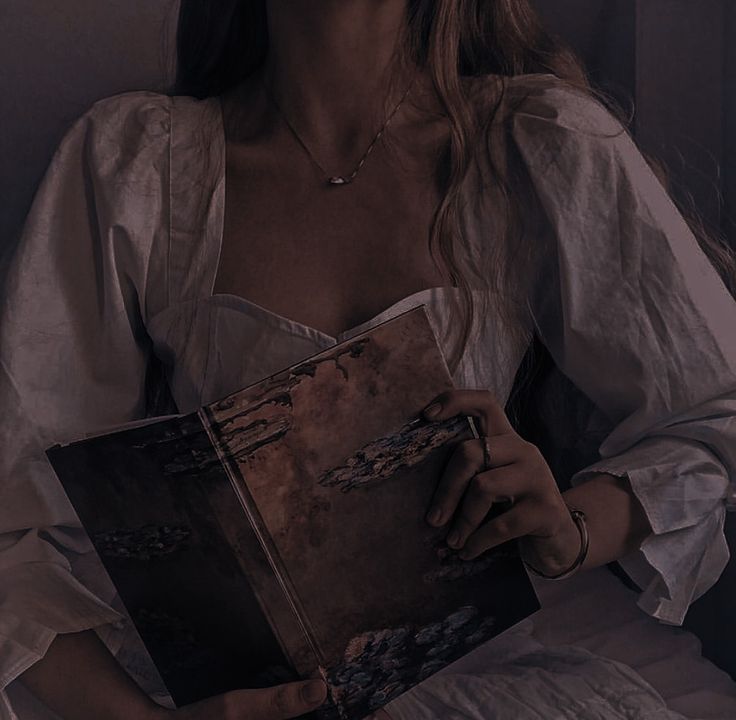 Iluvmymanwilbur's tweet photo. Isabellacore.... (MY REAL NAME IS SO... UGH!!)
#Isabellacore #Royal #vintagevibes #vintage https://t.co/twvaC6O2Wf