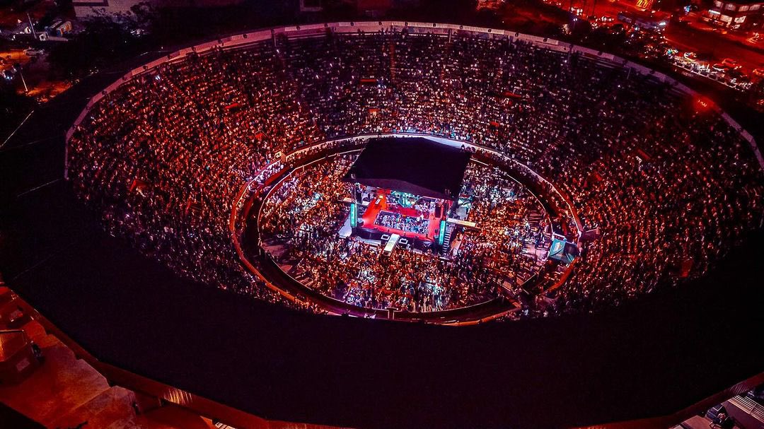Un #SoldOut en #Cali en la Arena Cañaveralejo <a href="/yeison_jimenez/">Yeison Jiménez</a> rompe la noche con un gran show 

.
<a href="/fedemolinal/">FEDERICO MOLINA</a> 
.
#produccion #eventos #conciertos #shows