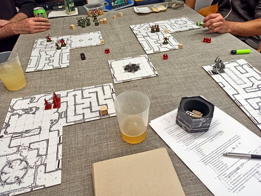 emenica's tweet photo. Hoy ha tocado testear Dungeon Race. Hay que cambiar cosas, pero ha sido divertido.
#DungeonRace #InfiniteDungeon https://t.co/3I3qS7wCjL