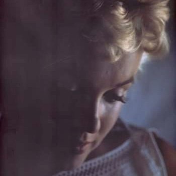 Clubpassionmar2's tweet photo. Still from my personal collection photographer's books
They are so amazing
For tonight Eve Arnold
#marilynmonroe #Marilyn #clubpassionmarilyn #livre #books #evearnold #bement #plazahotel #themisfits https://t.co/7oa10kpO3M