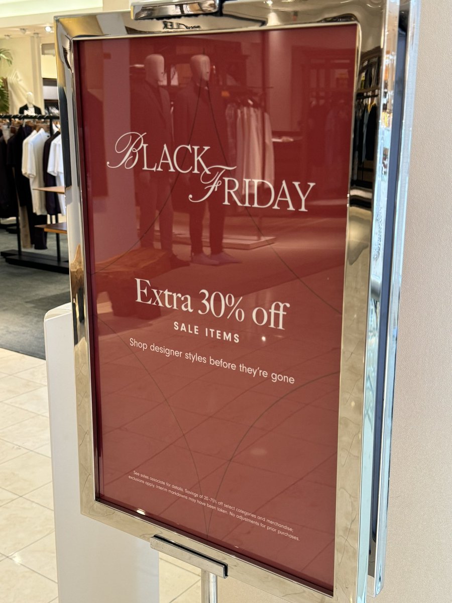NeilRetail's tweet image. Neiman Marcus merely dabbling in Black Friday - it’s all a bit beneath them!
#BlackFriday #NeimanMarcus