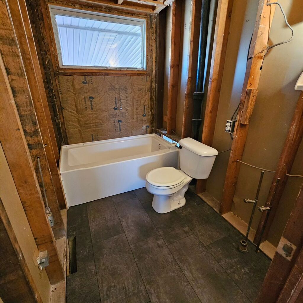 Balegedoo's tweet photo. Well, I'm far from done, but I can finally go to the bathroom at home again. I am open to wall and ceiling suggestions.  #notaplumber #sendhelp https://t.co/mA5dWNKgAD https://t.co/0zHhGCcFcY