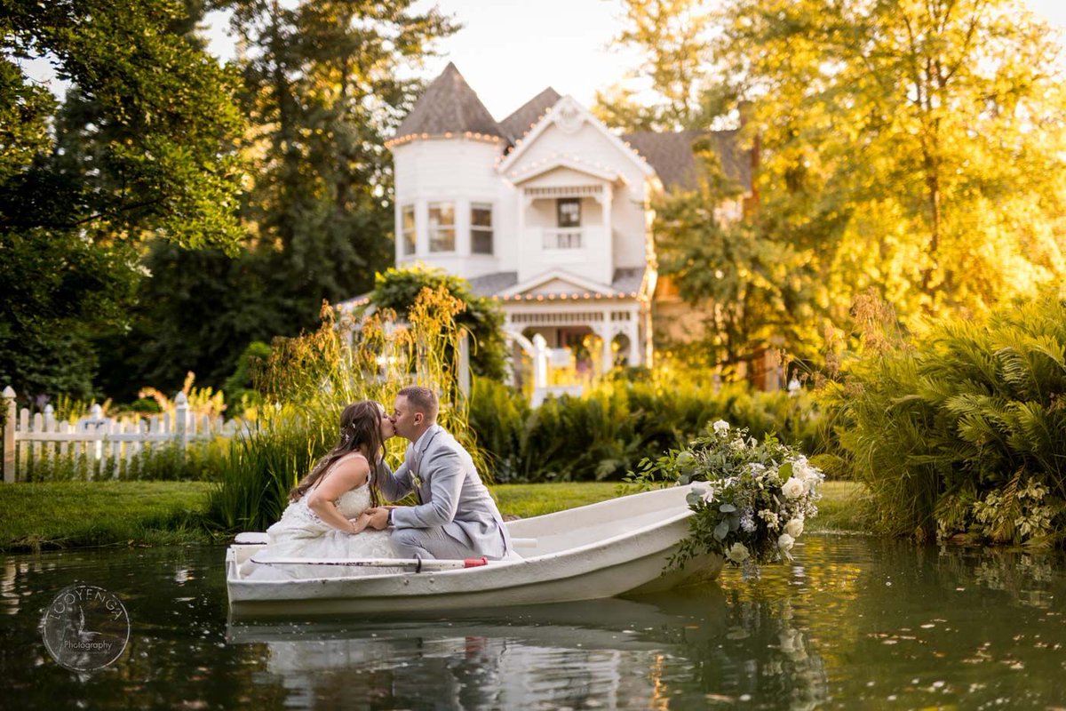 LooyengaPhoto's tweet photo. One of my top favorites from Derek &amp; Stephanie's wedding gallery! 😍 https://t.co/iBVYSaMx2K #Coeurdaleneweddingphotographer #pnwweddingphotographer #coeurdalenephotographer #spokaneweddingphotographer #spokaneelopementphotographer #spokanephotographer #pnwelopment https://t.co/Wlqu6y7yNN