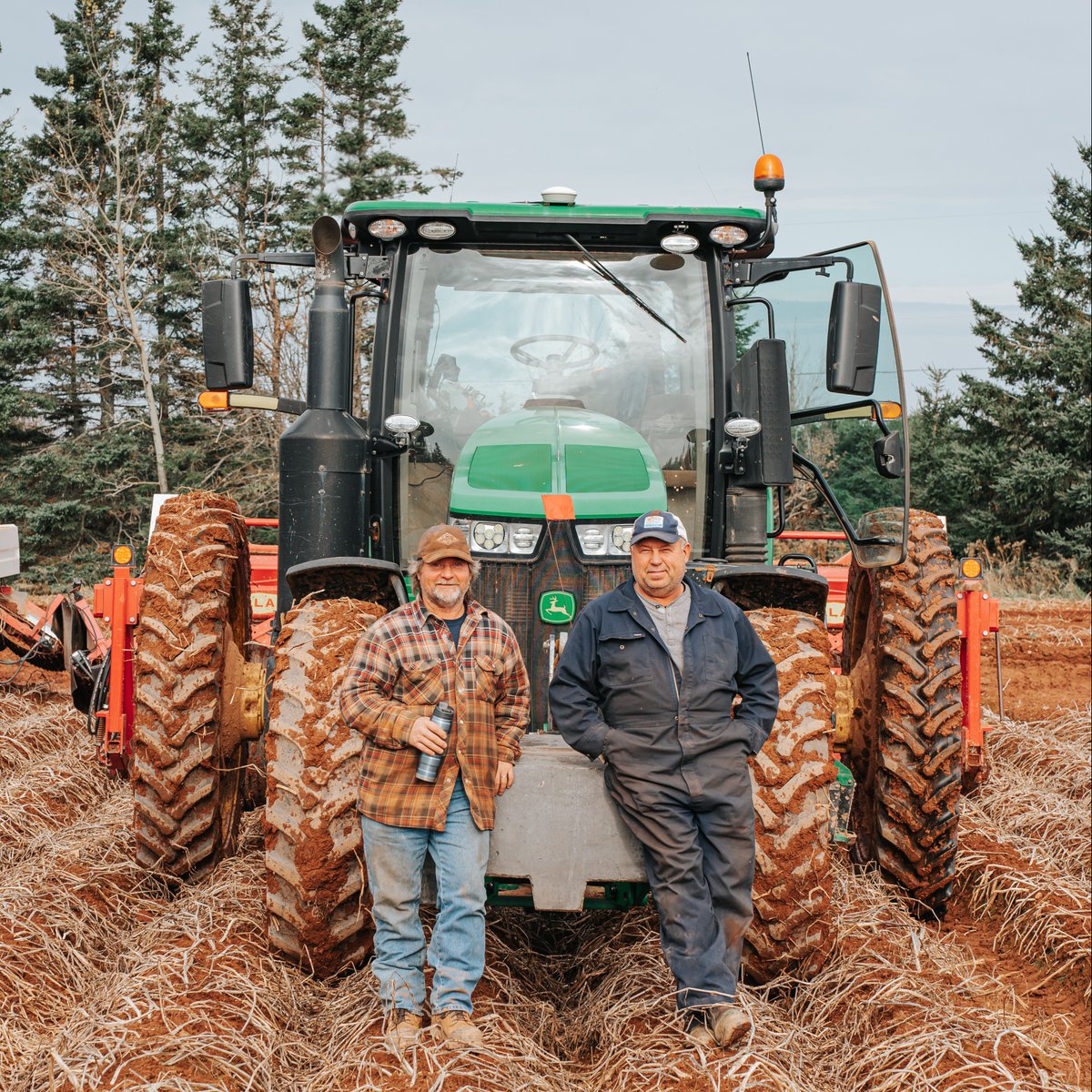 PEIPotatoes's tweet photo. Say 'Hi' to Damian and Gerard! 👋

They were just grabbing a quick break on the last day of the harvest. It's folks like these who make PEI potatoes truly special.
Thanks for your dedication, guys! https://t.co/RFa7yPf5ed