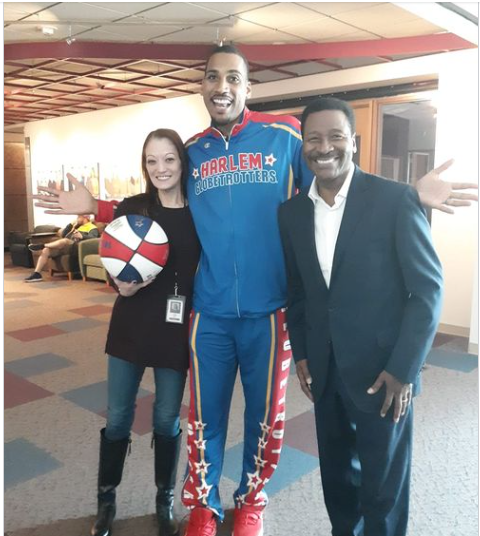 AlissaTeel's tweet photo. Remembering an EPIC ICON STEVE POOL! This pic was taken 1 week before Steve retired after 40-years on the air at KOMO.  Now, this man knew how to dress &amp; a personality reeling viewers in.  I grew up watching him &amp; working with him was a dream come true! https://t.co/04ZNCjxQSb