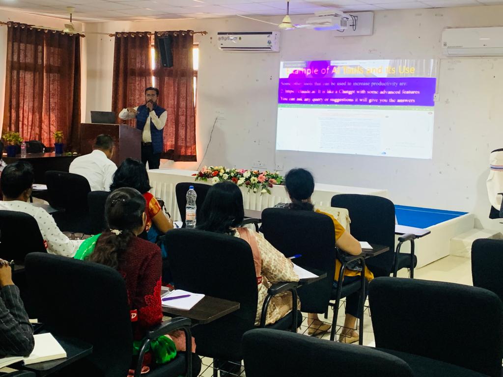 RrrlfKolkata's tweet image. Mr. Arvind Sahu, Librarian, @bitmesra took session on &quot;Modern ICT tools &amp;amp; techniques with special reference to AI tools for Public Libraries&quot; in the 37th Capacity Building Program of NML at @jcert_official.
The program will continue till 25.11.23.
#BooksforAll
#LibrariesforAll