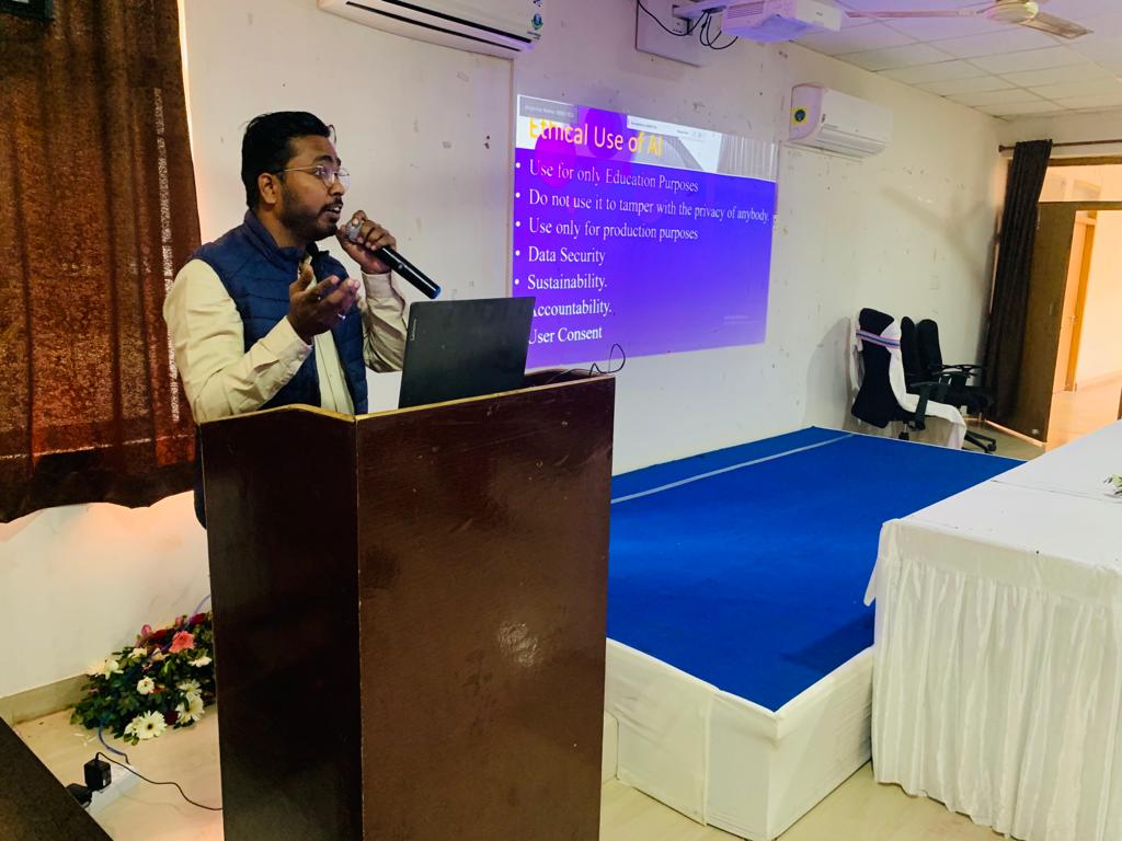 RrrlfKolkata's tweet image. Mr. Arvind Sahu, Librarian, @bitmesra took session on &quot;Modern ICT tools &amp;amp; techniques with special reference to AI tools for Public Libraries&quot; in the 37th Capacity Building Program of NML at @jcert_official.
The program will continue till 25.11.23.
#BooksforAll
#LibrariesforAll