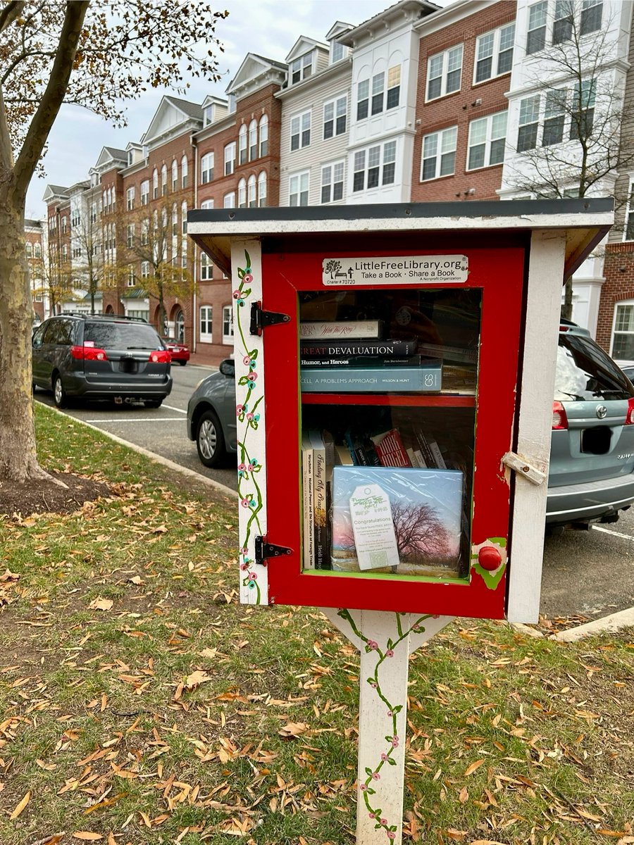 A new friend introduced me to the decade-old day after Thanksgiving initiative to place art in public places for people to find, take home, &amp; enjoy. So much fun to share some of her art today. Kudos to artist Scott Wong for launching #FloodtheStreetswithArt