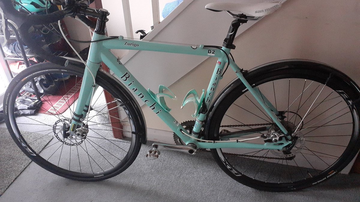 CB_cycles's tweet image. I&apos;m prepping this bike for tomorrow&apos;s audax and after last week the derailleur seemed to need attention, doesn&apos;t want to shift smoothly changing up or down, it&apos;s always in the 4th ring on the cassette it starts jumping and I can&apos;t work out why? 🤔 #ukcyclechat #cyclistproblems