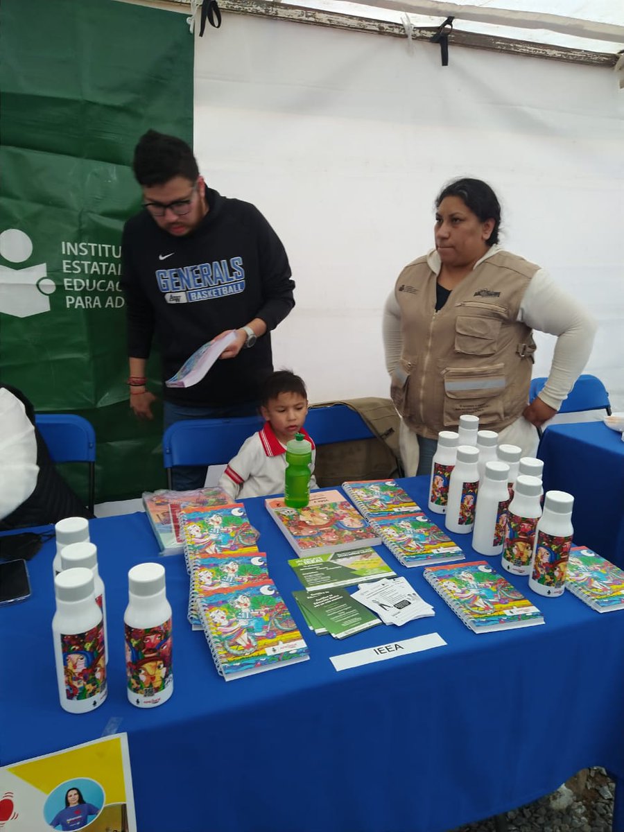 IEEASLP_sgs's tweet photo. La coordinación de zona 2408 participando en la Feria del Empleo en la Universidad Marista, invitando a la población de estudiantes al Programa de MONAE, e invitandolos a hacer su servicio Social https://t.co/vjWaNbSLZq