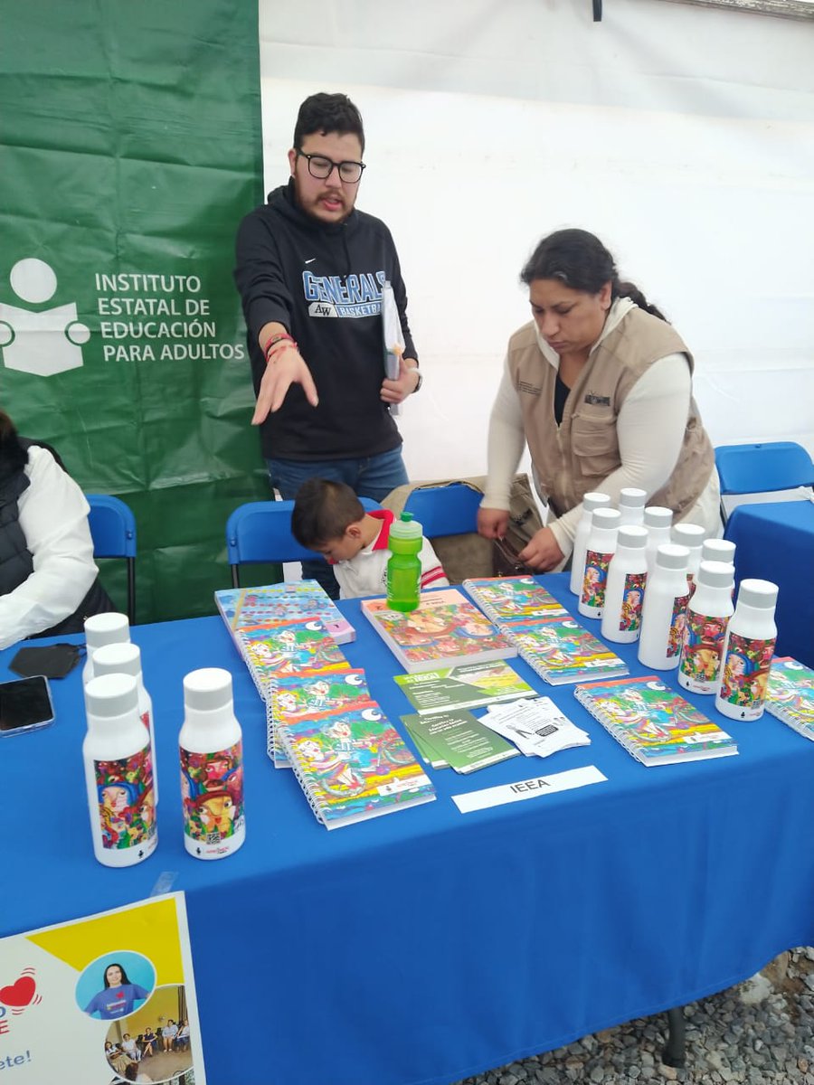 IEEASLP_sgs's tweet photo. La coordinación de zona 2408 participando en la Feria del Empleo en la Universidad Marista, invitando a la población de estudiantes al Programa de MONAE, e invitandolos a hacer su servicio Social https://t.co/vjWaNbSLZq