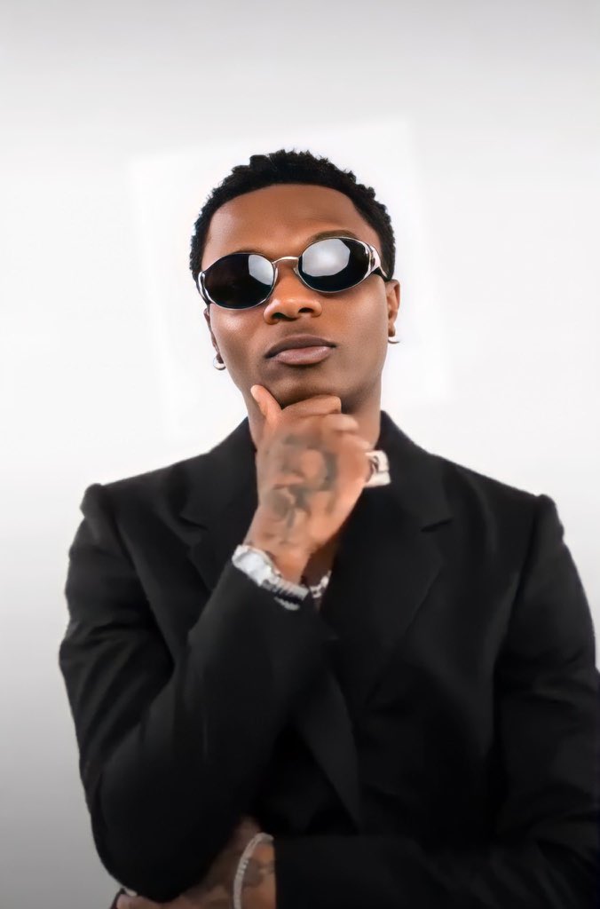 Bella30BG's tweet photo. Rrt for Wizkid             Like for Davido https://t.co/5FzlQlJPYD