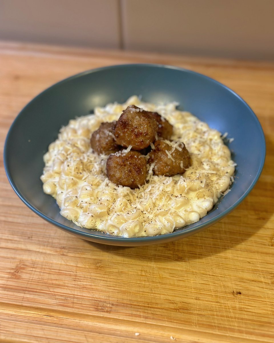 Dibbeee's tweet photo. Håll din ketchupflaska på behörigt avstånd 😬 #Brunmat https://t.co/9I431eatWr