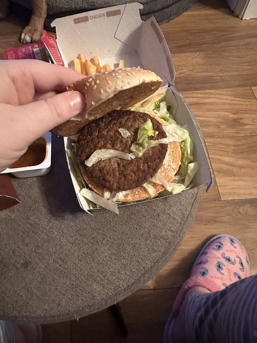 _Keri_Lu_'s tweet photo. @mella07061984 @McDonaldsUK Mine too https://t.co/8YDLcZUji6
