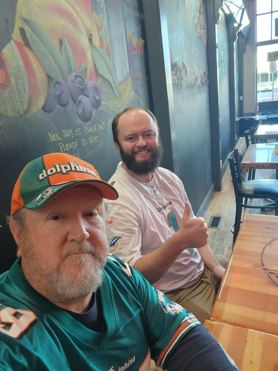 KunaKen1's tweet photo. Defense!! #FinsUp https://t.co/QV06BRneF1