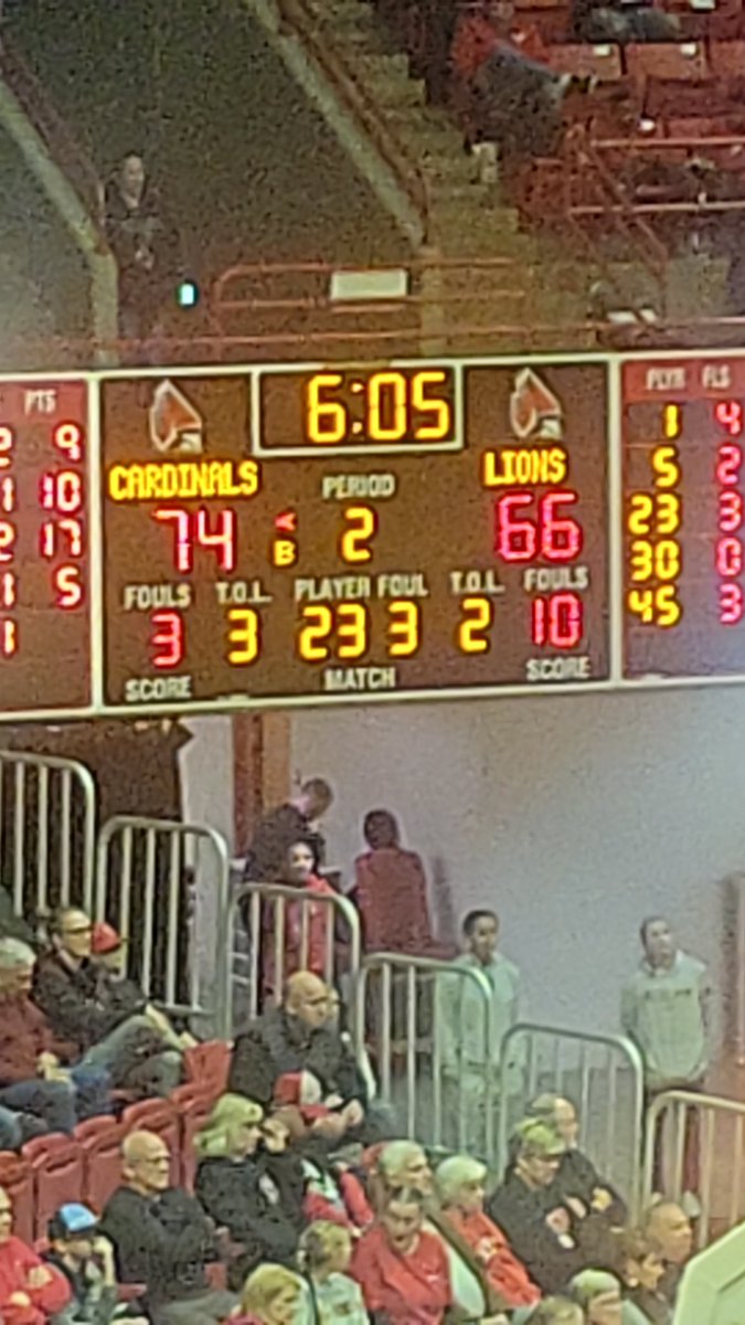 coachdays82's tweet image. "Dad 140.... we still are good at under 165!!!"  I'm over here helping hone her math skills and showing her how important defense is..... while also trying to hit my over/UNDER bet. #parenting101 #girldad