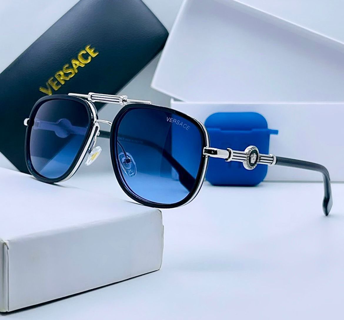 2k off!! 
Sunglasses available as seen 
Original price : 15,000 naira 
Sales price : 13,000 naira 
#NightMarketWithDammyB