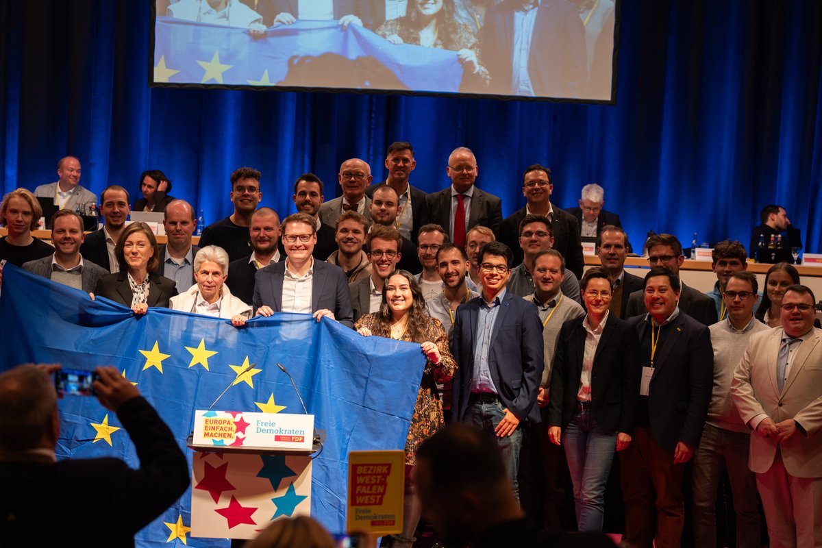 fdp_nrw's tweet photo. Das war es von der #LVV23: Unser Team für die Europawahl um @moritzkoerner steht! 🇪🇺 Morgen geht es weiter mit dem #LPT23 💪 https://t.co/FTdbdyIMYm