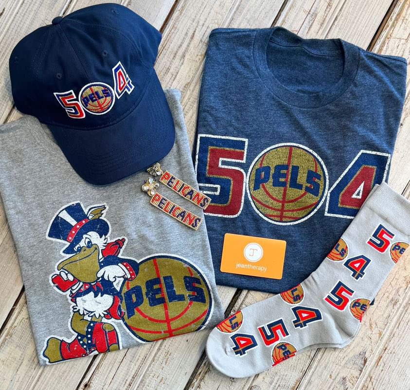 ThePels12's tweet image. It’s day 5 of our Friendsgiving Week Giveaways 🎉 

Today’s giveaway is courtesy of @JeantherapyNola. The winner will receive two shirts, a hat, a pair of socks, a pair of earrings, and a $100 Jeantherapy gift card. 

To enter, all you have to do is RT.