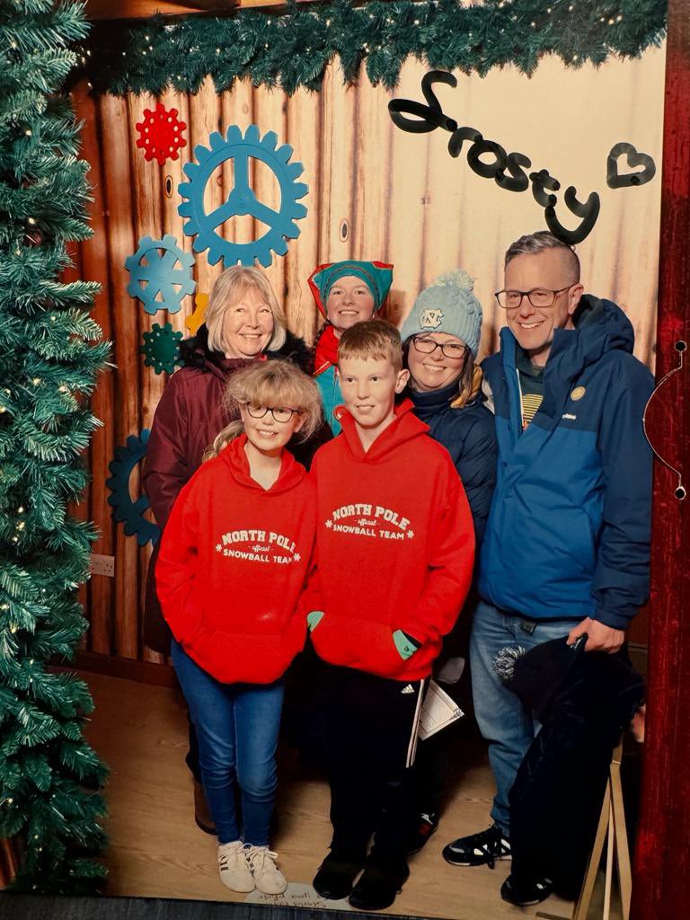 DaveBroaders's tweet photo. @CP_UK_Sherwood what a start to our weekend break!! A signed photo from THE Frosty the elf!!! Can it get any better than that??#mycp https://t.co/LkWSaMAzVb