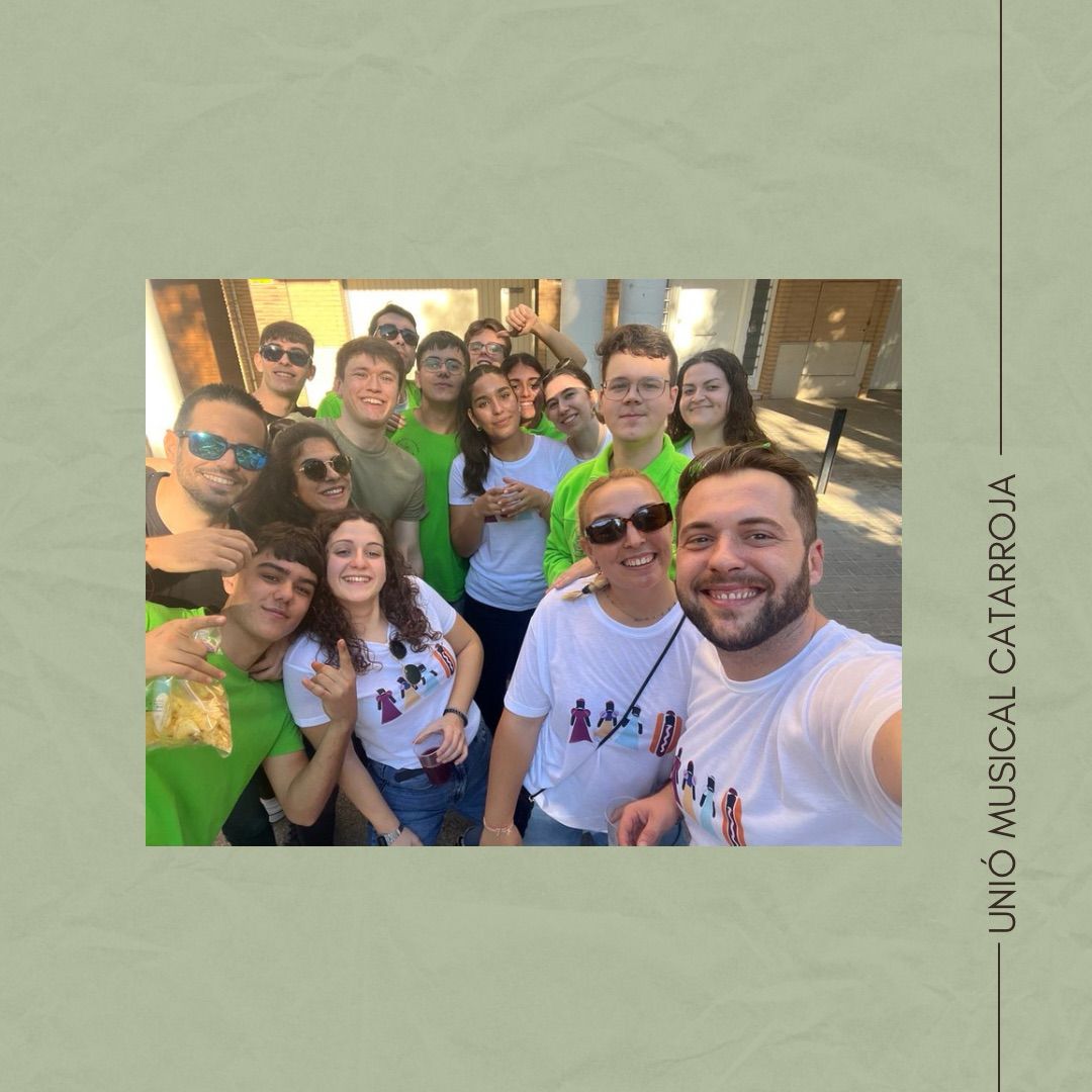 UMCatarroja's tweet photo. Quin cap de setmana de menjar i menjar🤤. Al concurs de paelles de Santa Cecília.
Més fotos al següent enllaç 😉
⬇️

https://t.co/9HaRWCDmlo
#uniomusicalcatarroja #santacecilia2023 
#concurs #paelles #catarroja
#festes https://t.co/Zyo4fBy0VW