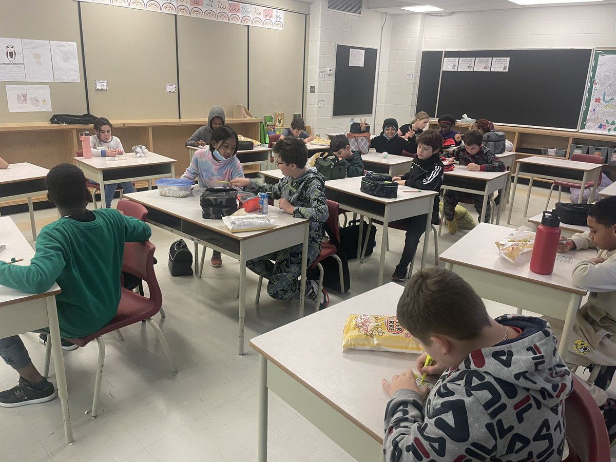 MsVisserOCSB's tweet photo. We had so much fun with school wide bingo this afternoon! Thank you to Ms V @vmielkee for organizing this for us! 🫶🏼@John23OCSB https://t.co/TTsSSeqHZ1