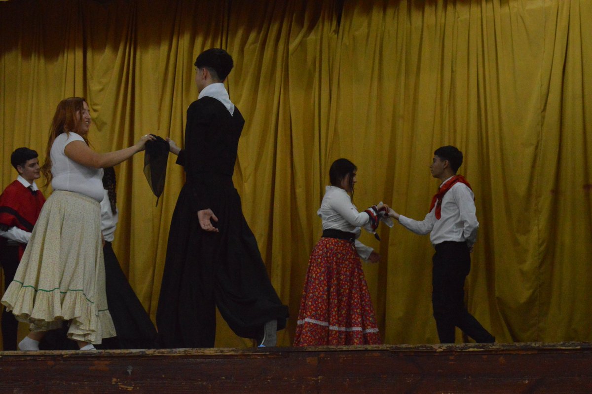 multiisap's tweet photo. El pasado viernes 10 de noviembre, se llevó a cabo un acto en conmemoración al Día de la Tradición, en el cual los estudiantes celebraron con danzas tradicionales. https://t.co/p6UMHNGxne