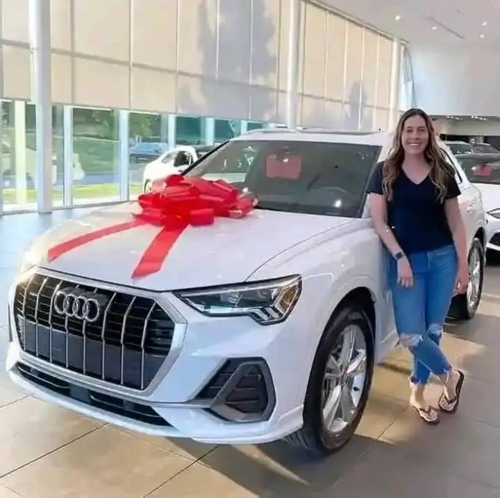 GuyChristianEr2's tweet image. SCAMS - WHY? #1THEY OFFER BIG PRIZES !- BULLSHIT!- THEY SAY YOU HAVE TO PAY CUSTOMS FEES OR IN JAIL BUCH OF CRAP!- #2 ELON R MUSK EVEN DRIVERS LISCENSE  SAID I WON RED TESLA!-  AGAIN !- SCAM !- ON WHATS UP AP!- CELEBRITIES SANDRA BULLOC KENAU REEVES ARE BEING PISHING FAKES ASK