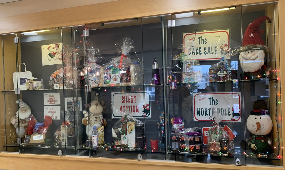 margaret_ps's tweet image. A week tomorrow, we’ll be hosting our annual Holiday Craft Fair on December 2nd from 9-3pm. Here is a sneak peek of some of the amazing silent auction baskets! #HolidayCraftFair #MargaretProud #HopeToSeeYouThere