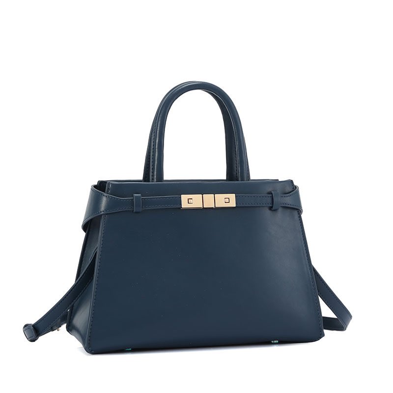 January 1st is on a Monday! Take advantage of this price slash 

WAS: ₦30,000 ❌
NM Sales Price: ₦19,500 ✅(save 10,500)

Blue &amp; Brown only

offer valid while stock lasts.
Hurry!
#NightMarketWithDammyB
#Blackfridaysales
#Pagesbydamicommerce
#Blacknightmarket
<a href="/_DammyB_/">Dammy B 🎥</a>