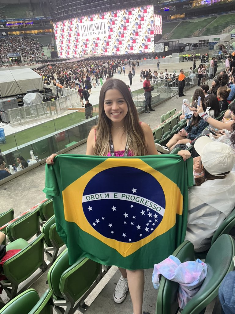 swiftvascox's tweet photo. After travel to Canada to #RepTourToronto, I’m so happy to finally see @taylorswift13 in my country in #SaoPauloTSTheErasTour! Ready for night 1! It’s been a long time coming! 🇧🇷🇧🇷🇧🇷 @taylornation13 https://t.co/4rr6m2Tcdp
