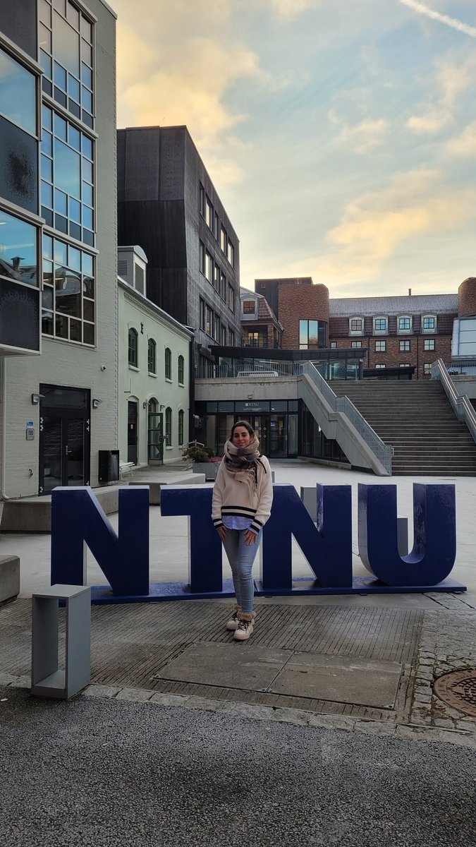 MMateos92's tweet photo. Increíble experiencia en la #NTNU de Trondheim 🇳🇴 gracias a una beca #ERASMUS + para docentes.
Gracias por permitirme entrar en vuestras clases y conocer vuestro estupendo trabajo. Espero volver😜 https://t.co/LvnsACVn3T