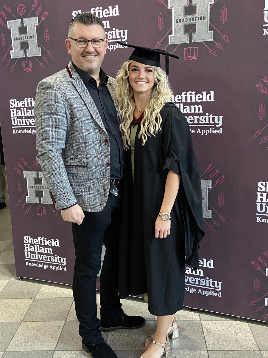 DonnyGav7's tweet photo. Very proud Dad today as my eldest graduated. Already started in Midwifery. #Proud #Elliss #HallamUniversity https://t.co/oRc2YoCF8V